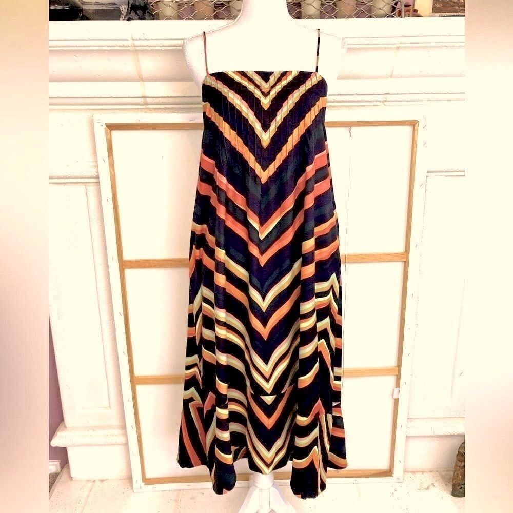 Anthropologie Nwot Fabulous Chevron Print Dress W/Cut Out Elastic Back & Pockets